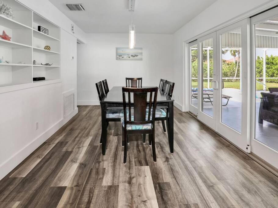 Elevated 1152 - Serene Family Friendly 4 Bed Pool Home マルコ・アイランド エクステリア 写真